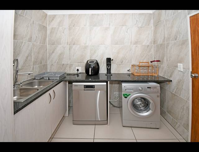 3 BEDROOM HOUSE FOR SALE IN NORTH RIDING
